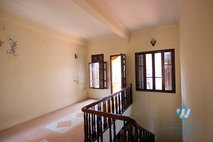 Cheap house for rent in the heart of Tay Ho over 400 sqm usage area
